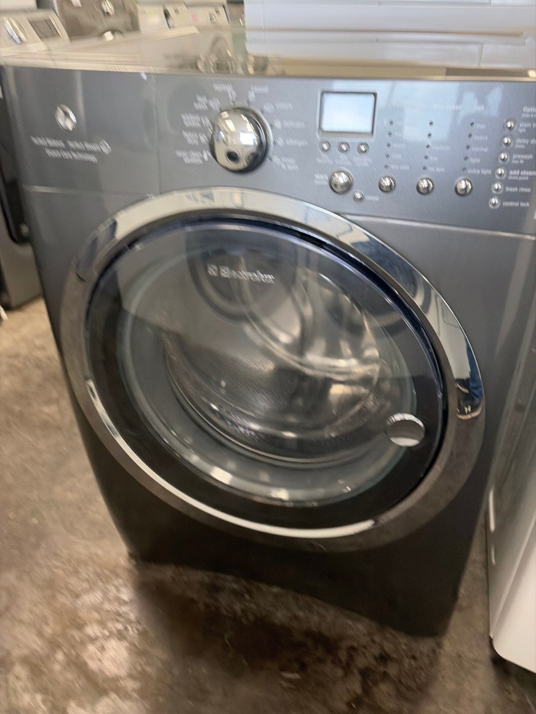 Steam Graphite Electrolux Front Load Washer Stock#W-AC09073