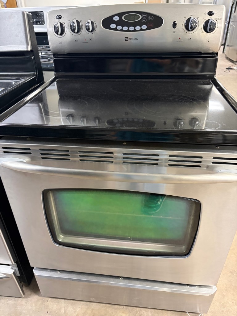 Maytag Stainless Steel Smooth Top Stove Stock#S-AK09298